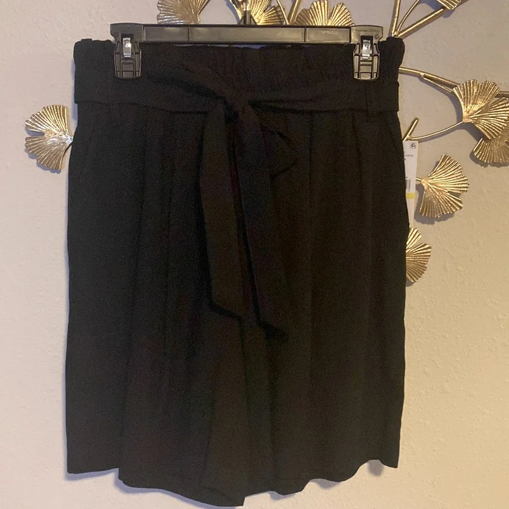 NWT Paperbag Waist Linen Blend Shorts, M - Picture 6 of 6